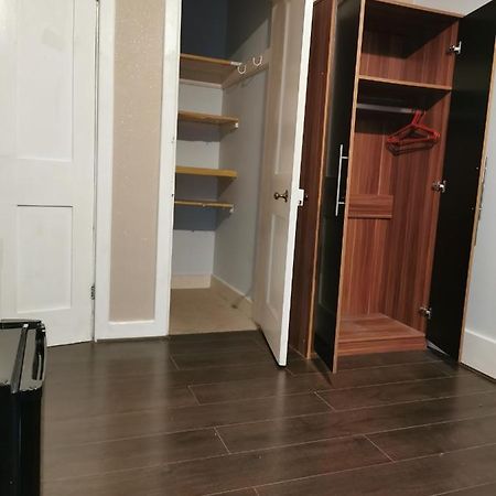 Neat Double Room Λονδίνο Εξωτερικό φωτογραφία