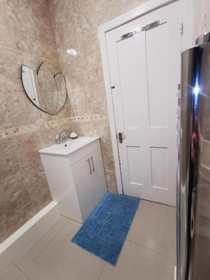 Neat Double Room Λονδίνο Εξωτερικό φωτογραφία