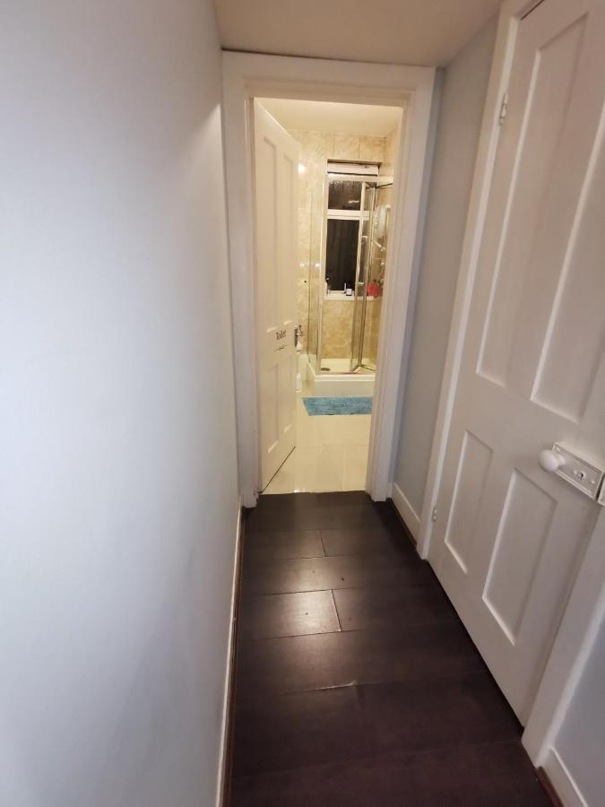 Neat Double Room Λονδίνο Εξωτερικό φωτογραφία