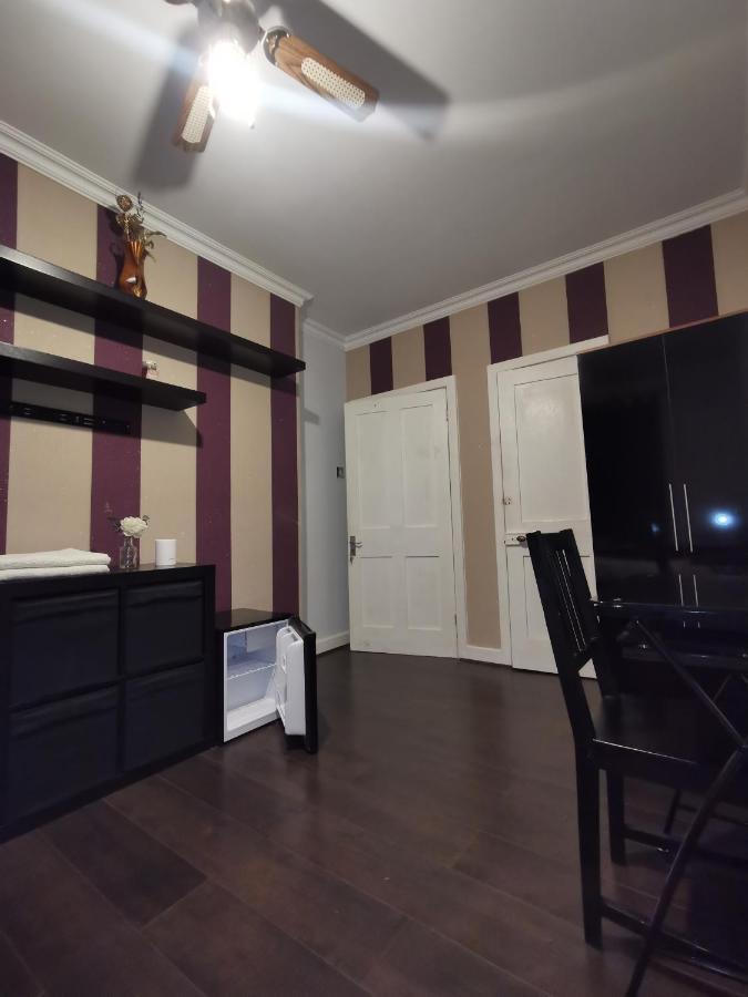 Neat Double Room Λονδίνο Εξωτερικό φωτογραφία