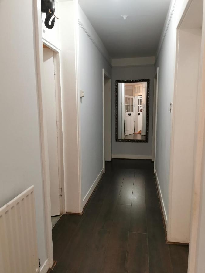 Neat Double Room Λονδίνο Εξωτερικό φωτογραφία